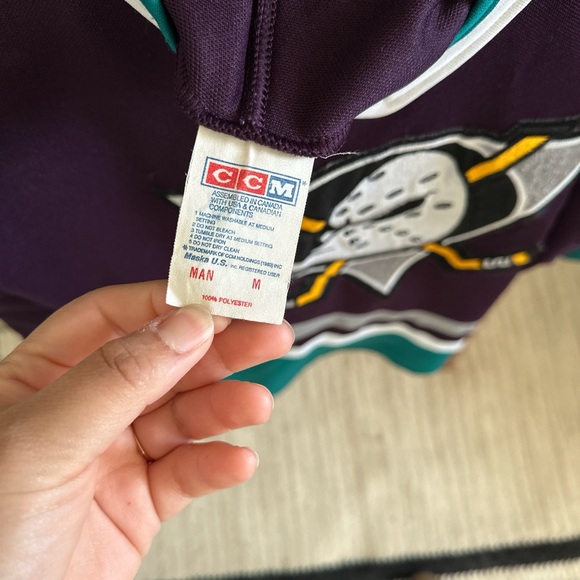 Vintage 90’s Mighty Ducks Jersey - Picture 7 of 7